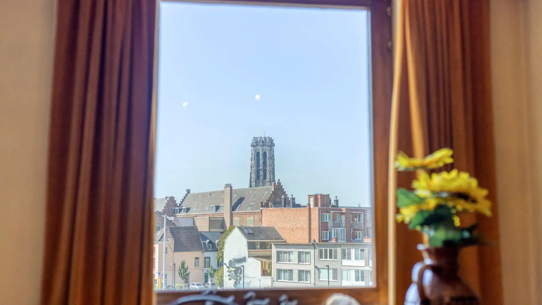 Ruim en goed onderhouden app. met 2 slpks aan de Dijle te Mechelen foto 4