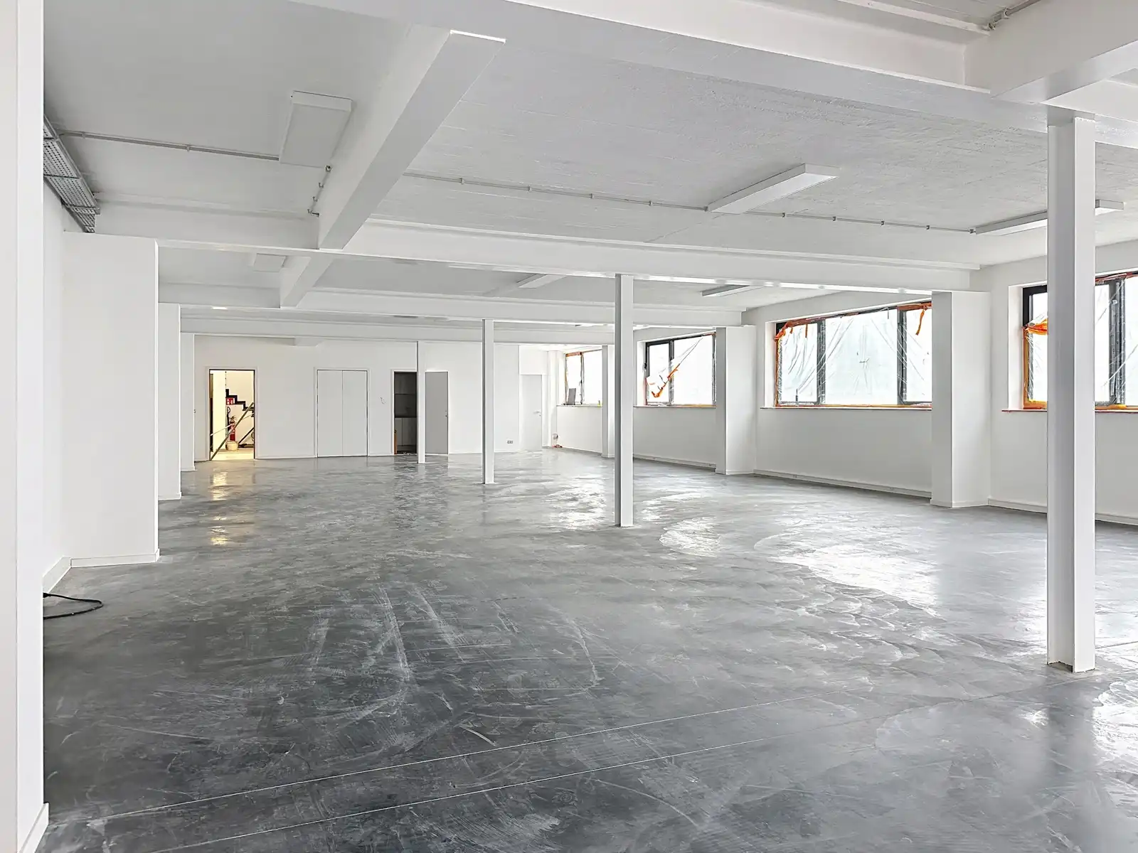 Activiteits- of opslagruimte op een toplocatie nabij de A12 foto 6