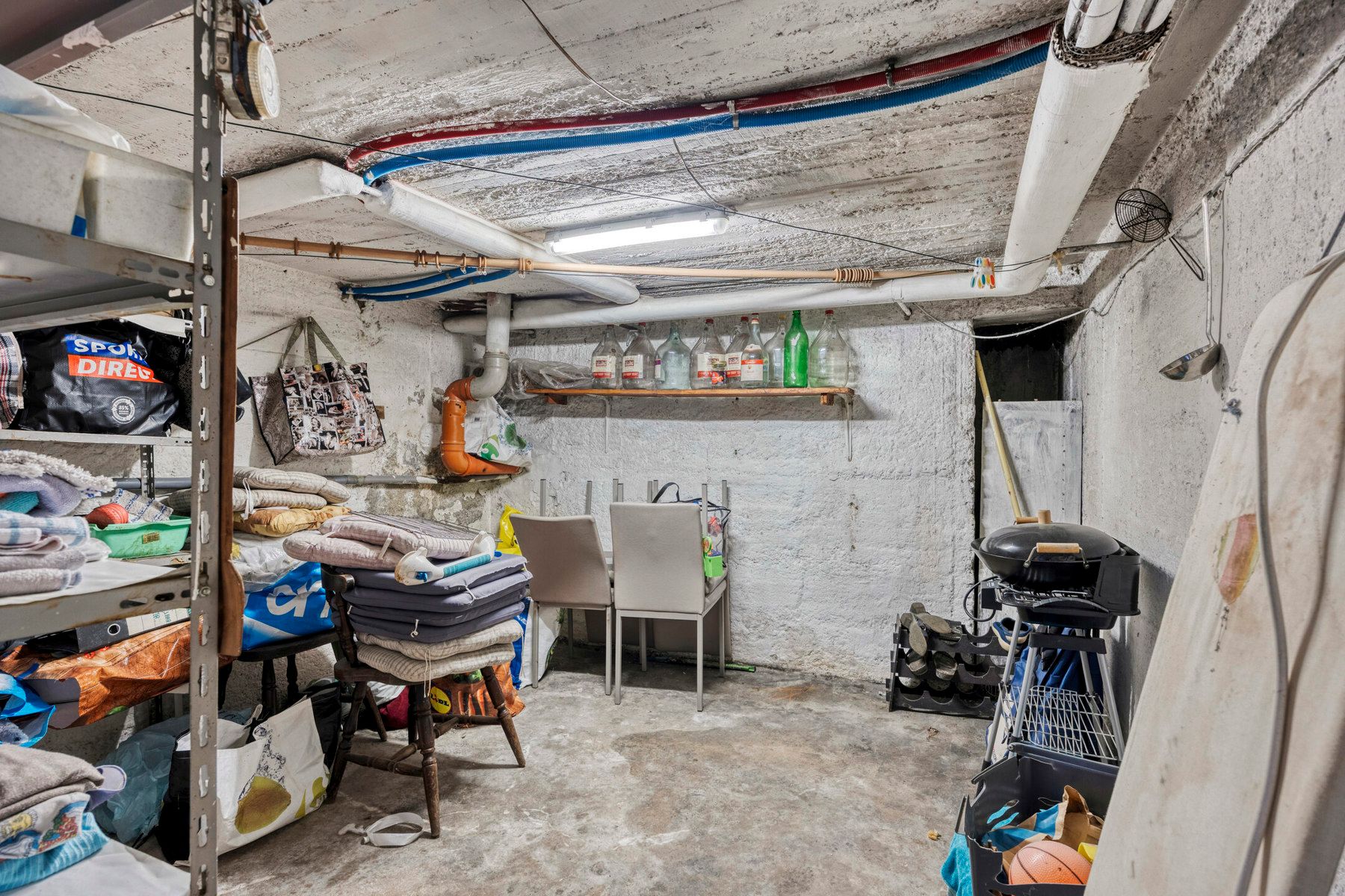 Charmante mijnwerkerswoning met 4 slaapkamers, en 2 badkamers. foto 42