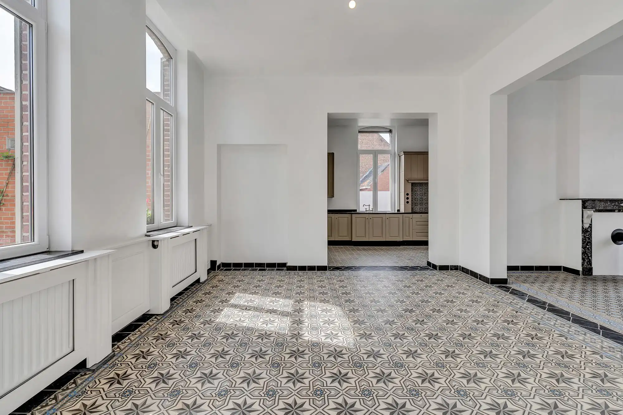 Gerenoveerde pastorijwoning met grote ruimtes in Erembodegem foto 10