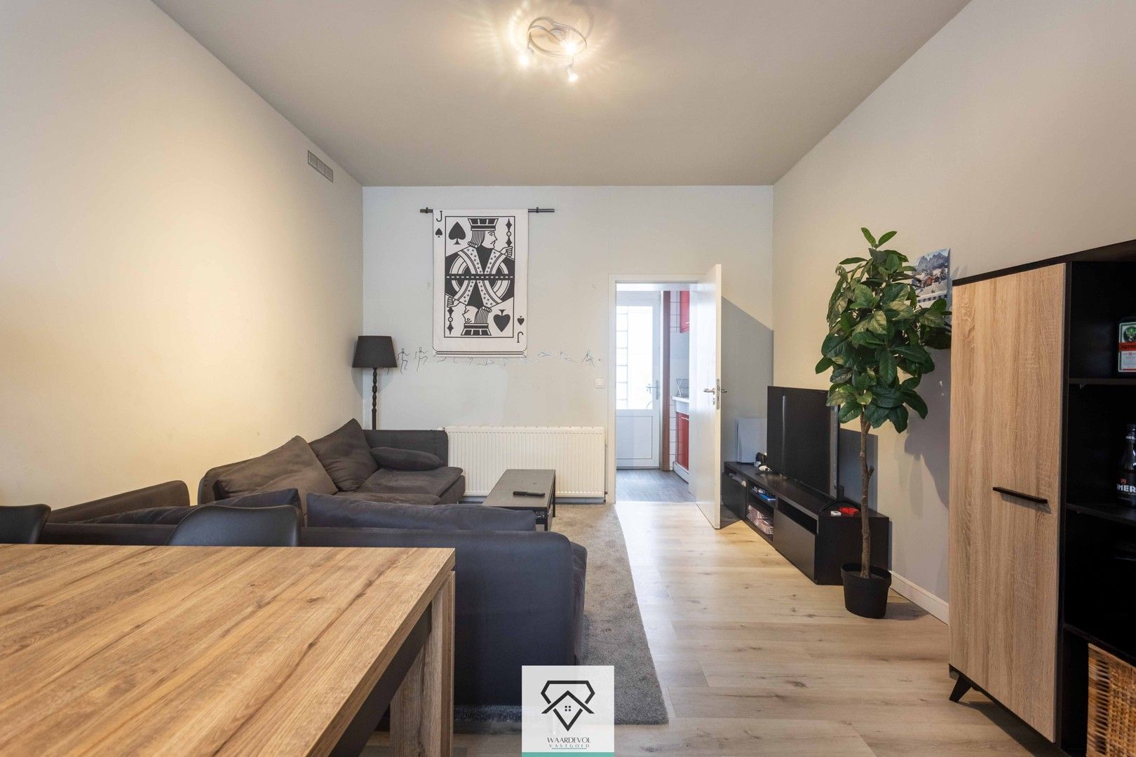 Instapklare stadswoning met 3 slaapkamers in verkeersluwe straat aan de Begijnengracht foto {{pictureIndex}}