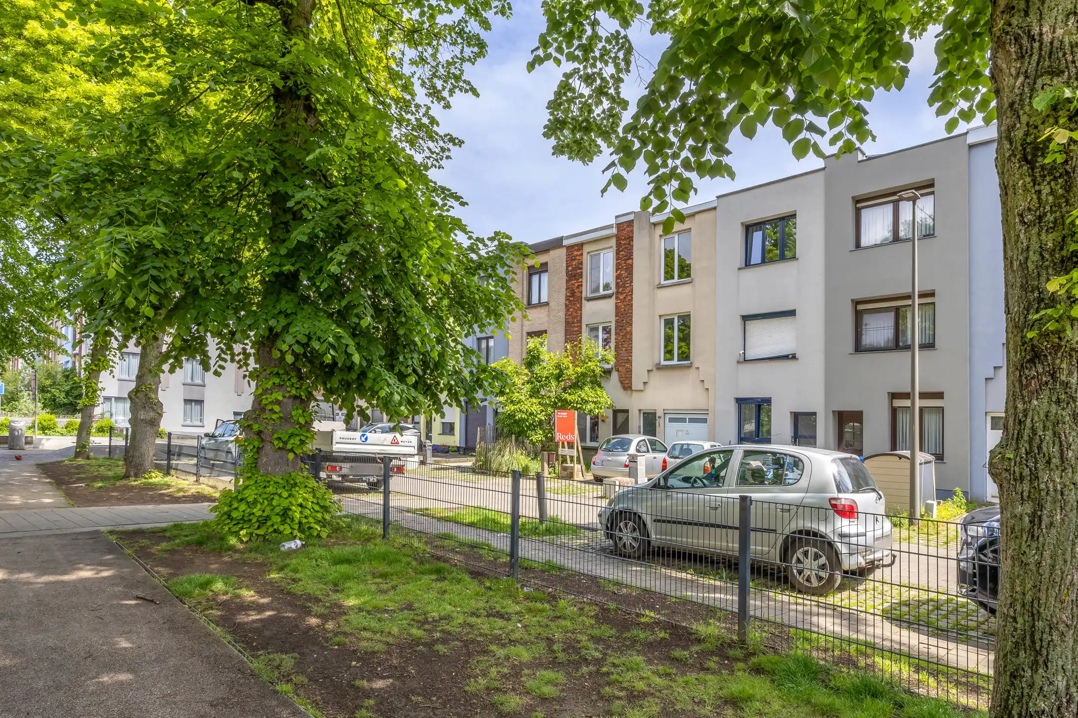 te renoveren woning met 3 ruime slaapkamers , garage en tuin foto 21