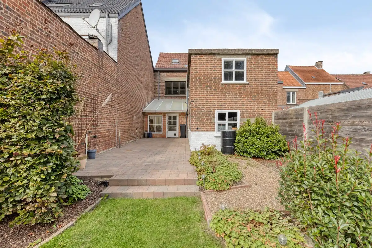 Goed gelegen rijwoning foto 14