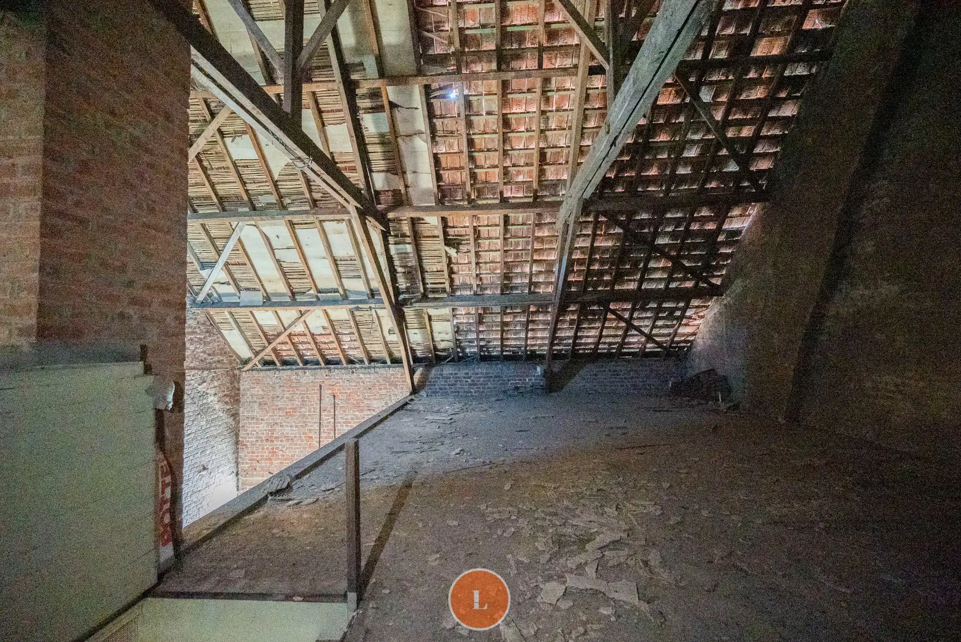 Karaktervolle te renoveren woning foto 10