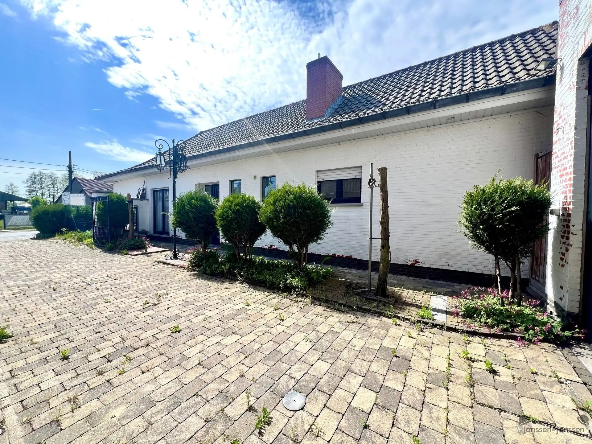 Vrijstaande bungalow met garage foto 4