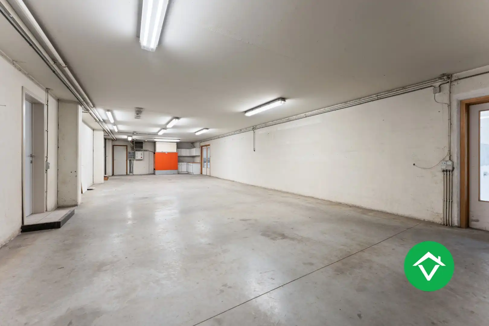 Bedrijfsgebouw met woonst te Ichtegem foto 14