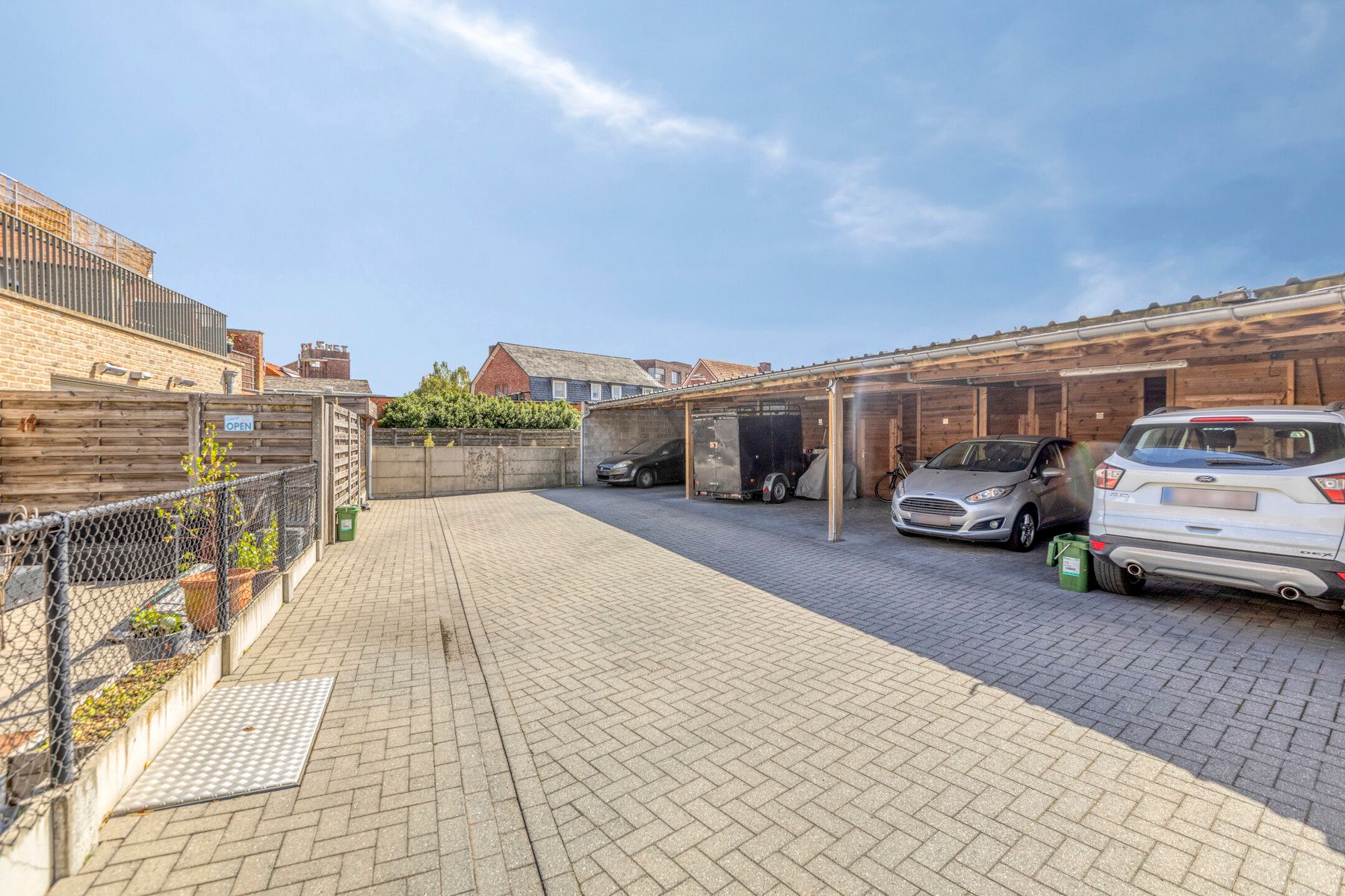 Ruim appartement met 40m² zonnig terras in Dessel foto 17