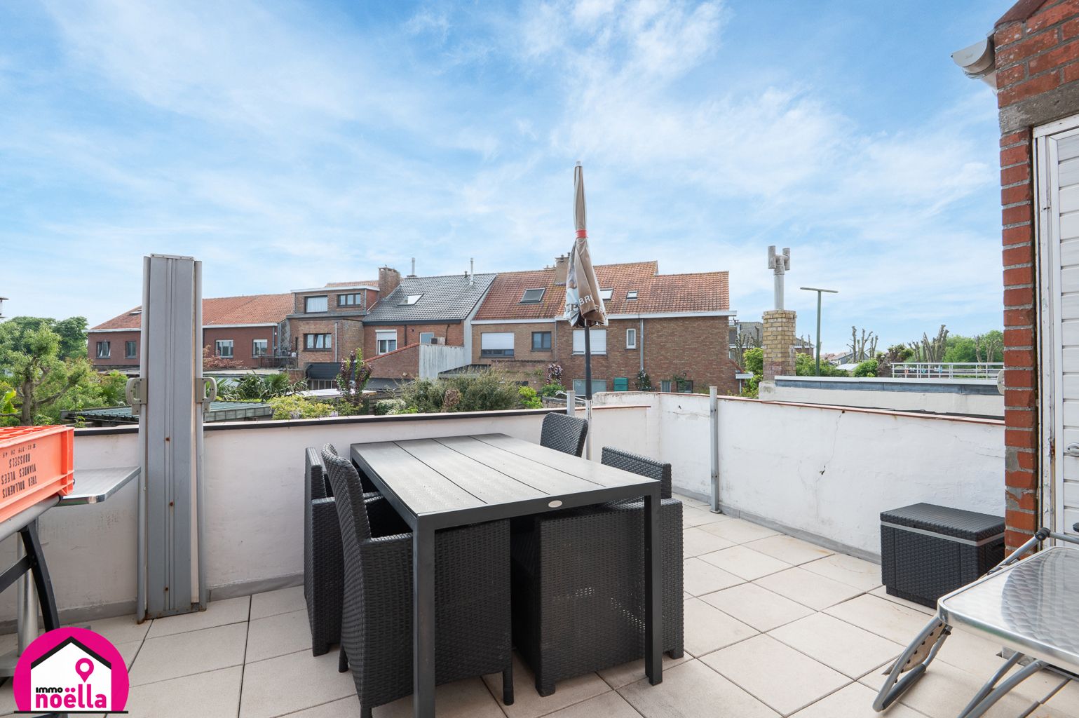 RIJWONING MET HEEL RUIME GARAGE  foto 3