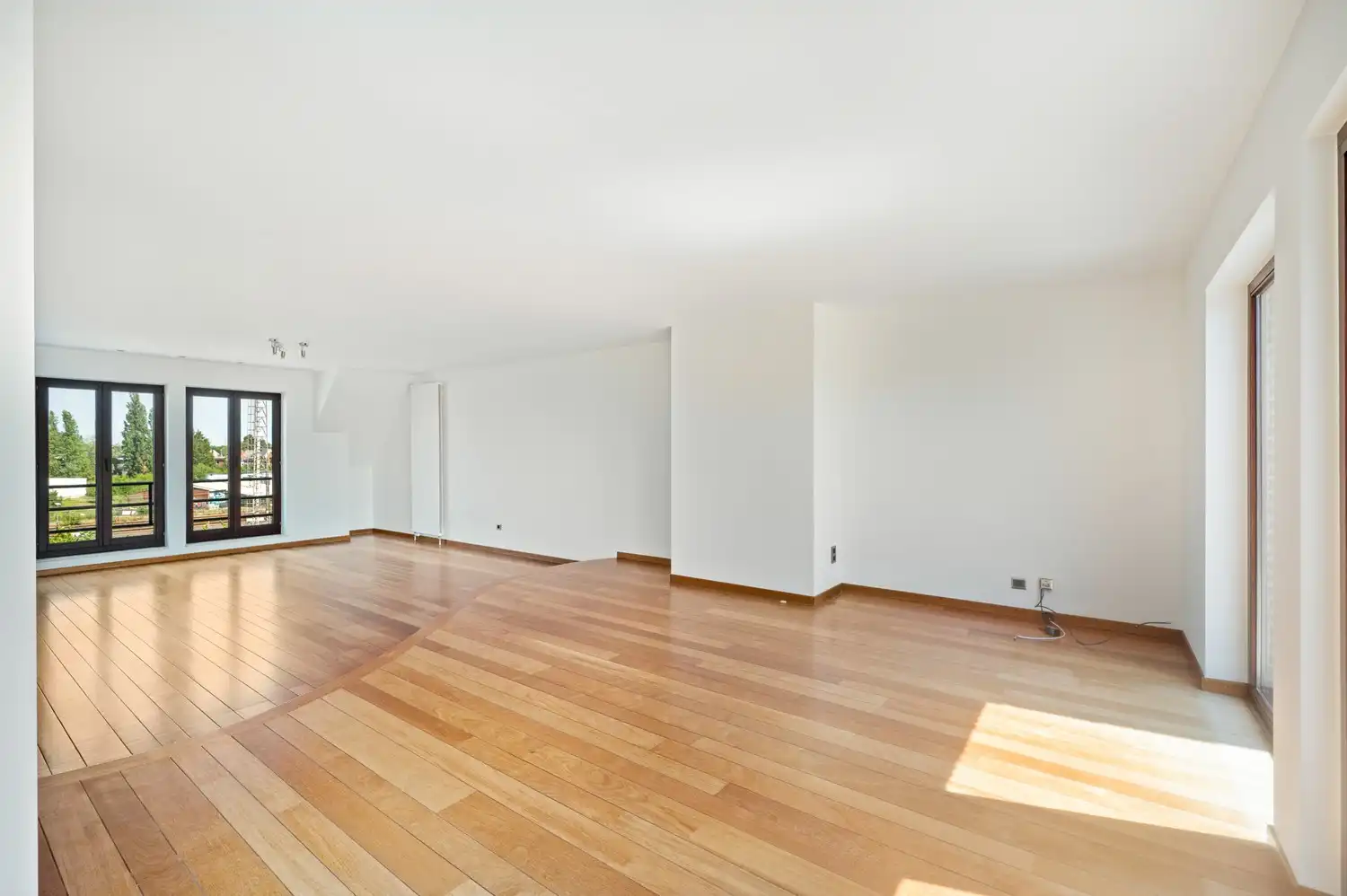 Triplex penthouse met 2 slaapkamers, ruim zonneterras en garagebox te Lier foto 5
