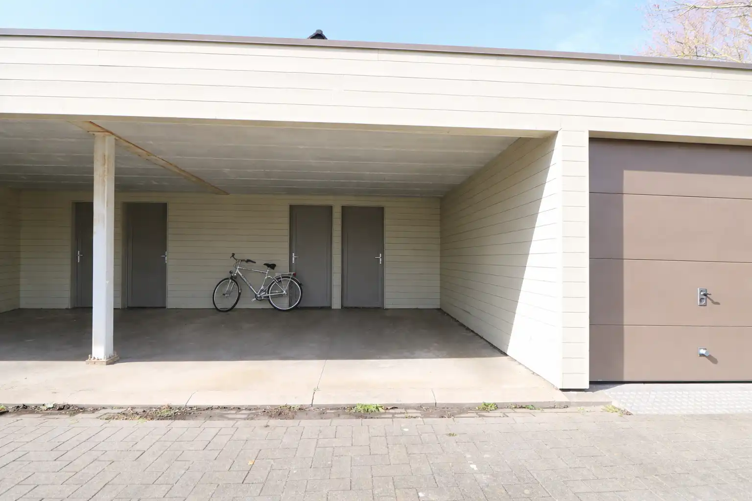 Recente woning met 3 grote slaapkamers, mooie tuin en mogelijkheid tot aankoop carport.  foto 16