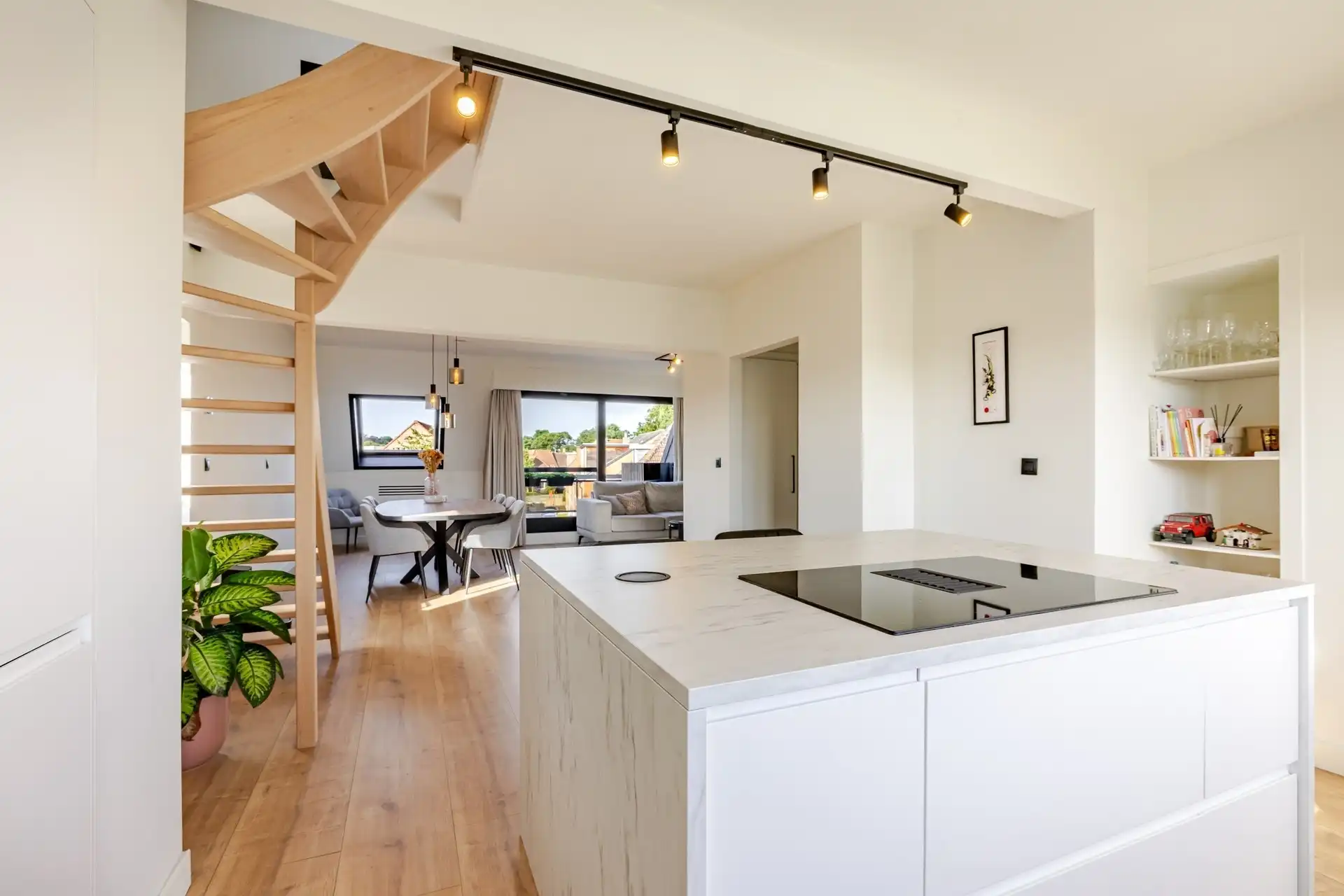 Prachtig gerenoveerd appartement in de dorpskern! foto 5