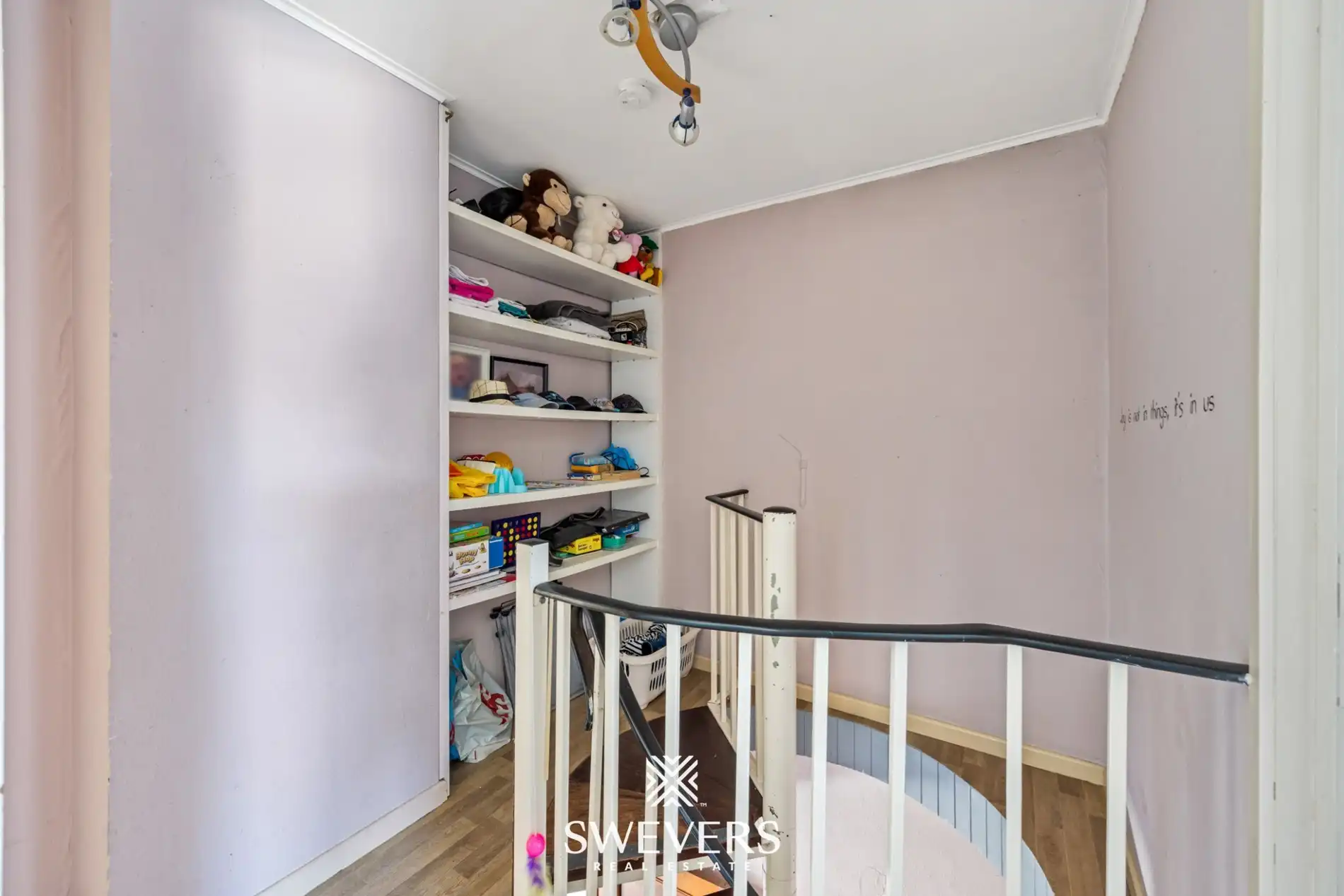 Ruim duplex appartement met groot terras en 3 vergunde handelspanden foto 17