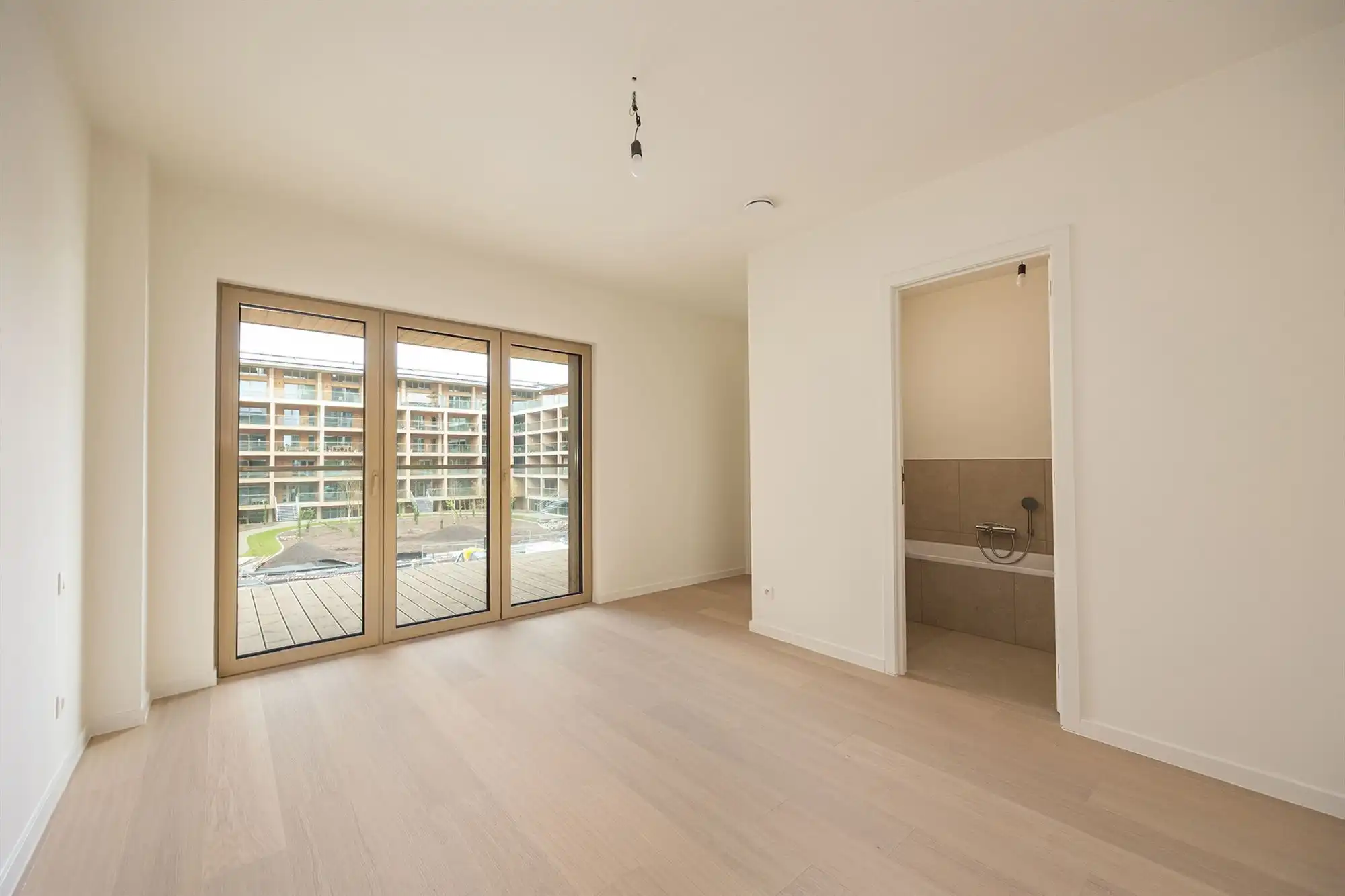 Shigeru Ban: app. met 3 slpkmrs., 2 bank. en 2 terrassen foto 15