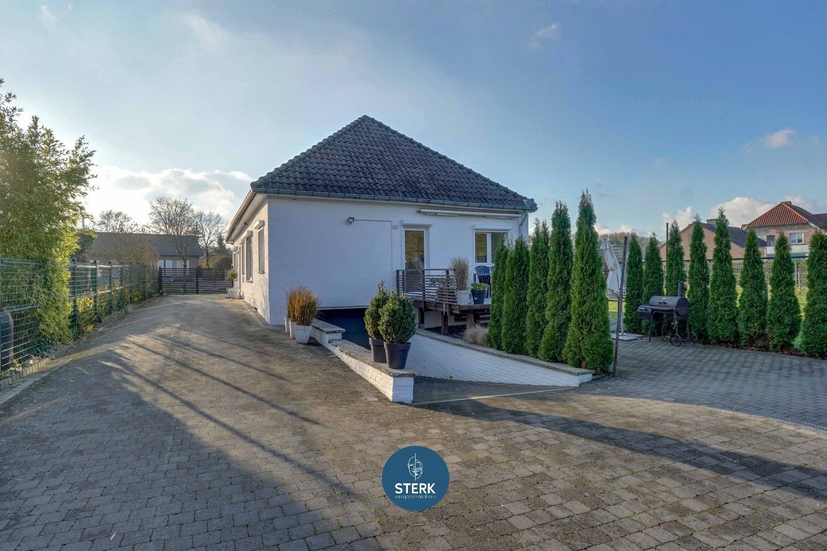 GELIJKVLOERSE WONING MET 4 SLPKS, 2 BADKAMERS EN GROTE TUIN TE ZUTENDAAL !  foto 4