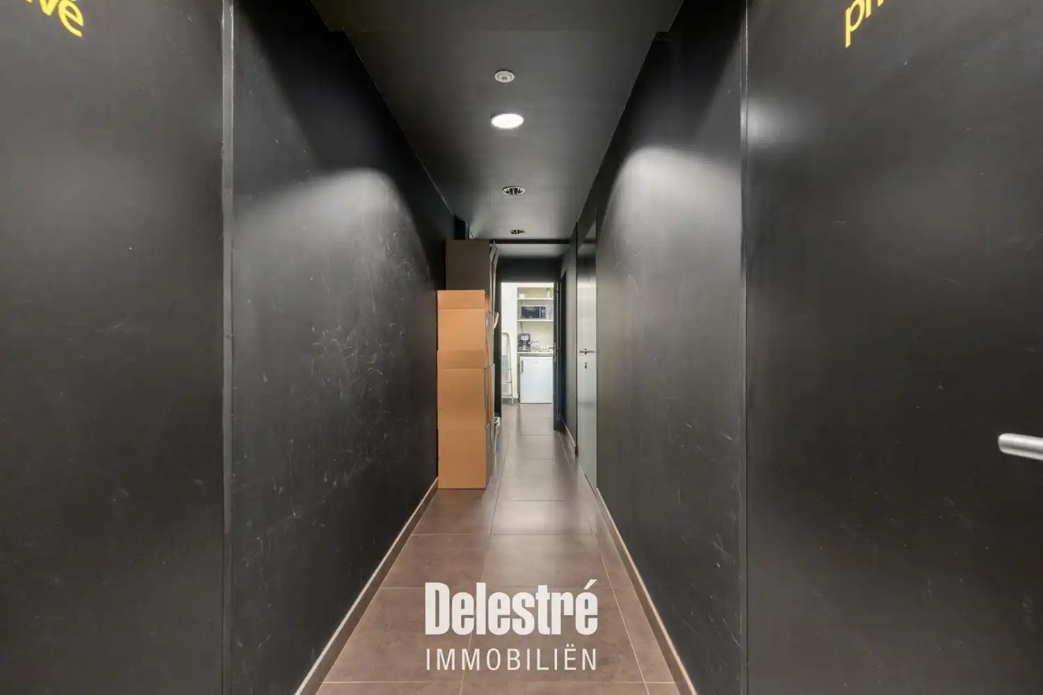Commerciële topligging (TELENET) met woonst (vakantieapp.) op de Albert I Laan – Residentie Mirhras foto 14