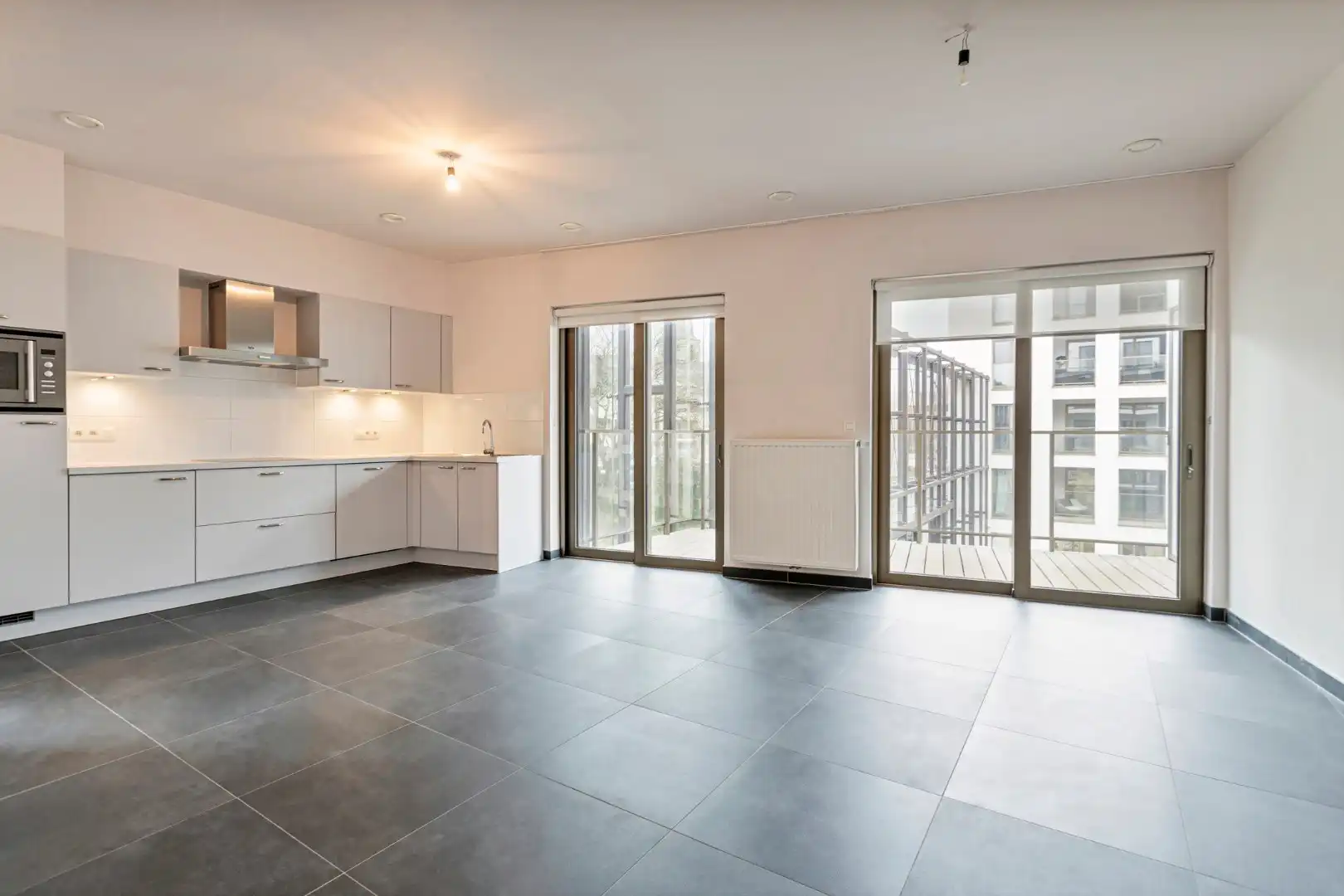 Recente assistentieflat met 2 slaapkamers en mooi zonneterras foto 6