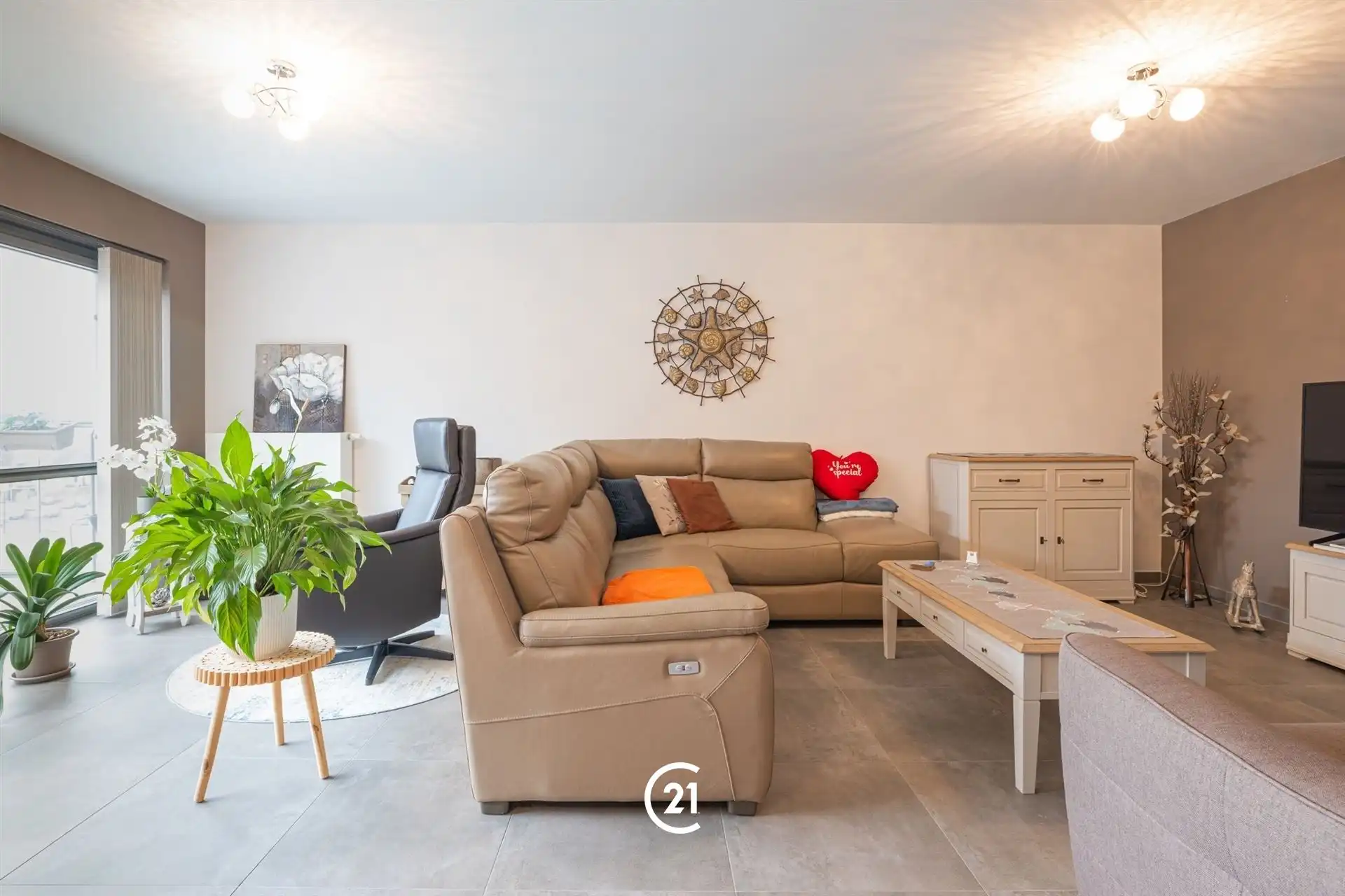 Energiezuinig wonen met terras & parking! foto 7