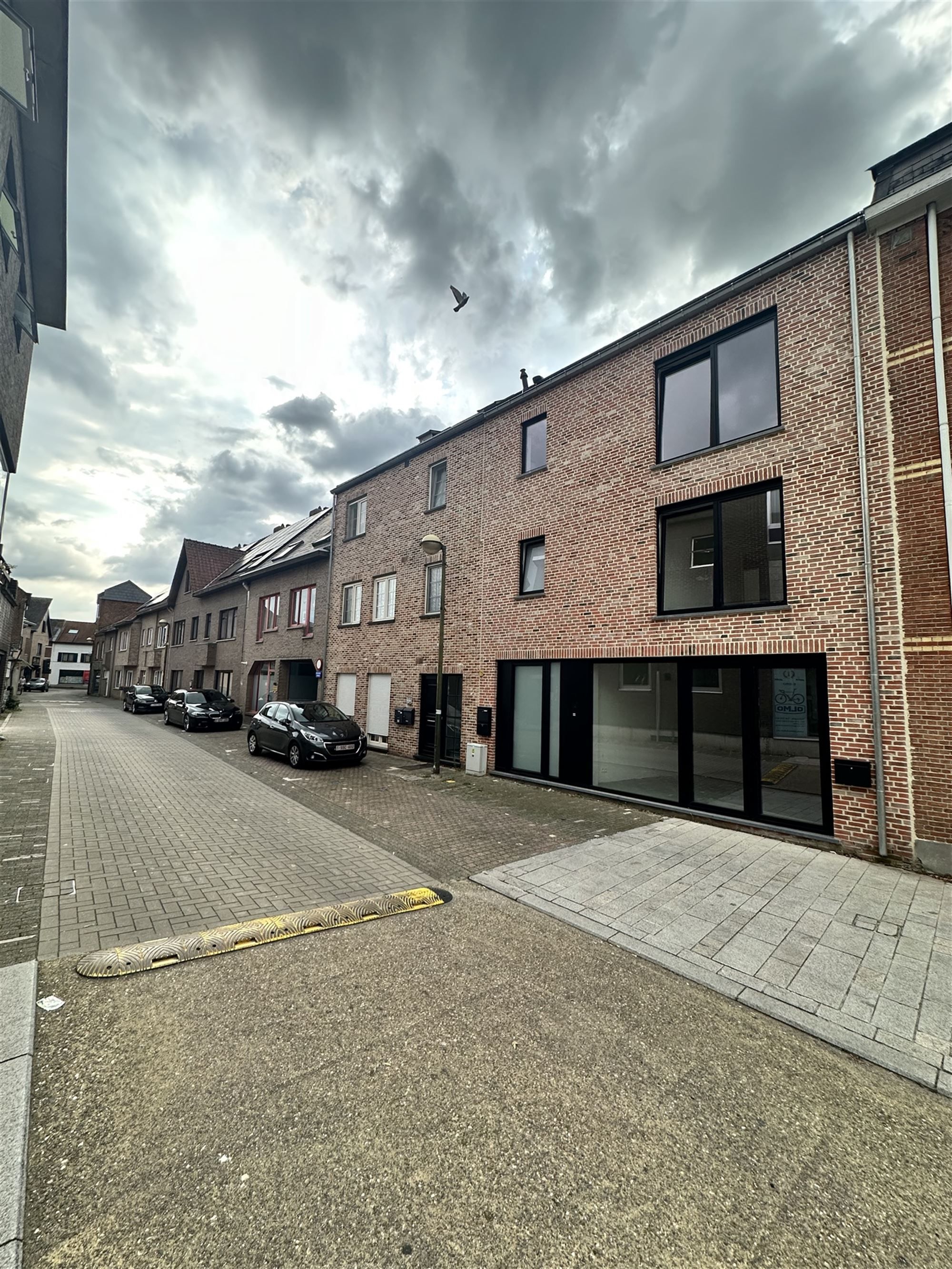 DUPLEX APPARTEMENT MET MOOI TERRAS EN 2 SLAAPKAMERS TE BERINGEN CENTRUM foto 13