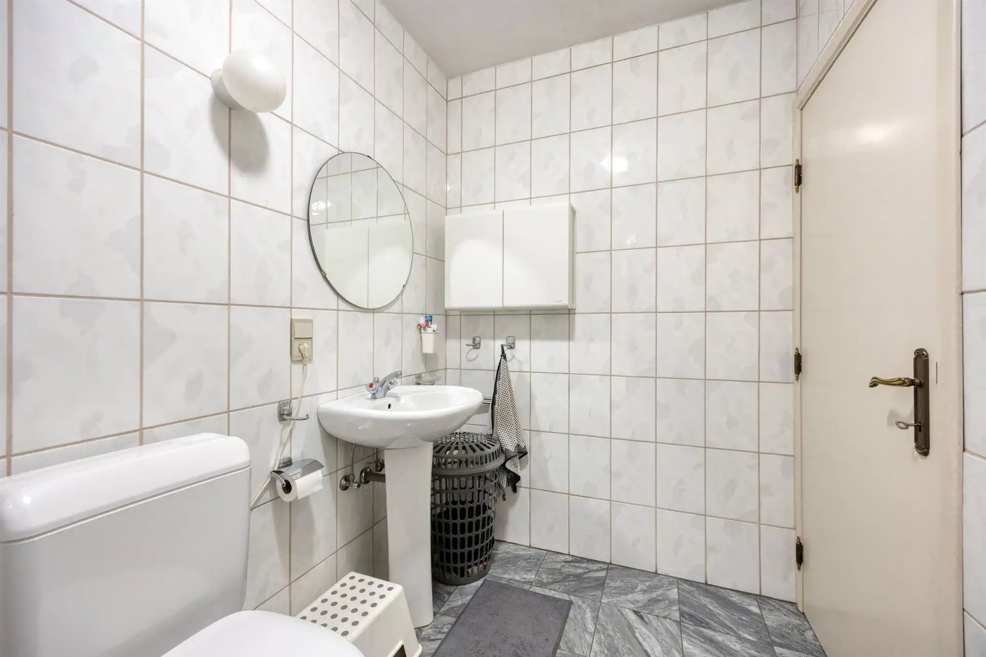 Instapklaar appartement met 2 slaapkamers. foto 16