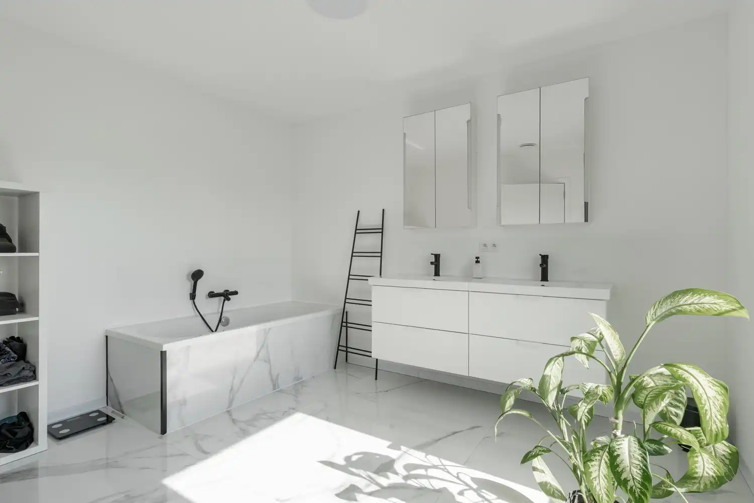 Moderne architecturale woning (2022) met 3 slaapkamers, bureau, kelder en ruime tuin te Pelt foto 29