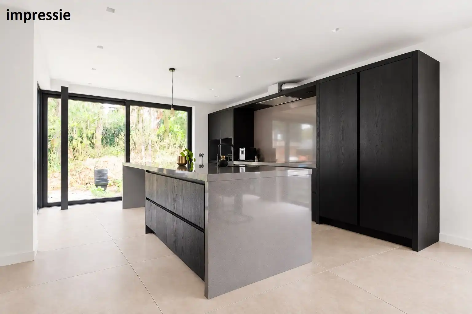 Energiezuinige woning met veel potentieel foto 12