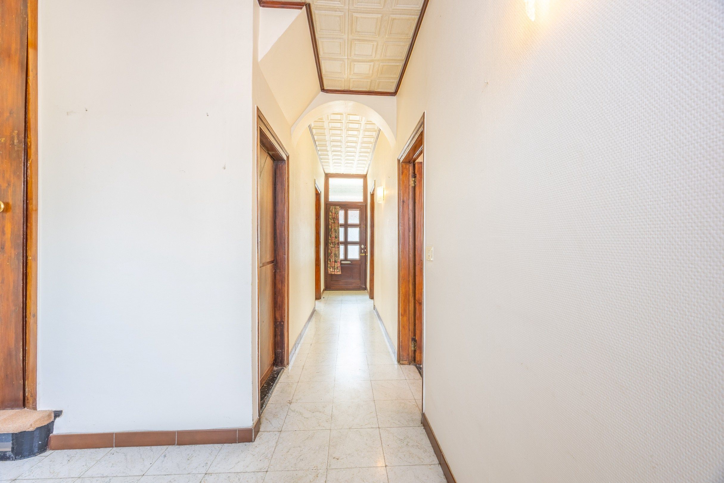 RUIME WONING MET 4 SLAAPKAMERS EN TUIN  foto 2