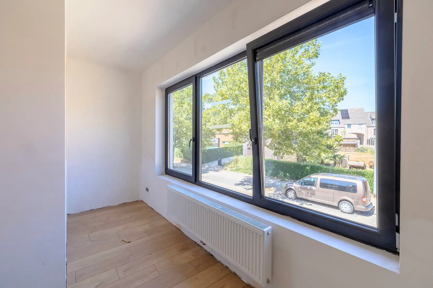 Gerenoveerde woning met 3 slpks, tuin en garage foto 14