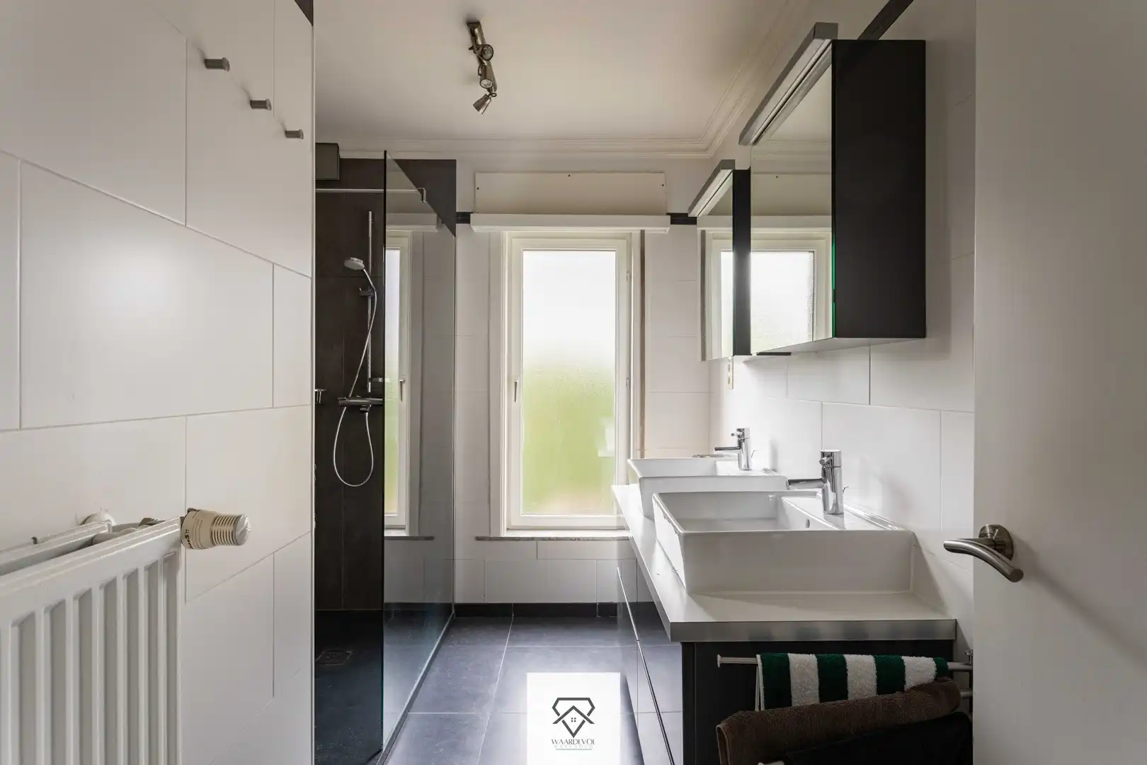 Uitstekend gelegen bungalow met ruimte en potentieel te Drongen foto 17