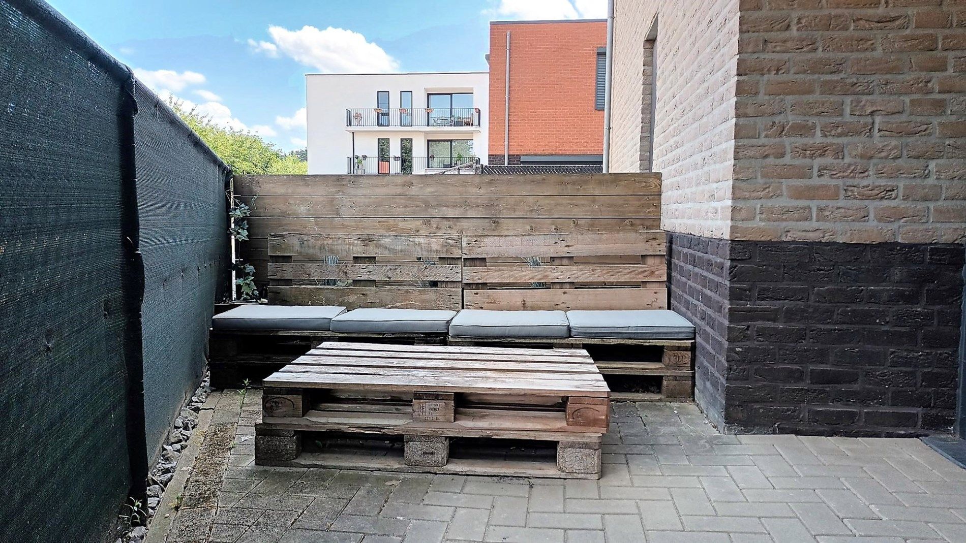 Modern gelijkvloers appartement met terras en garagebox. foto 7