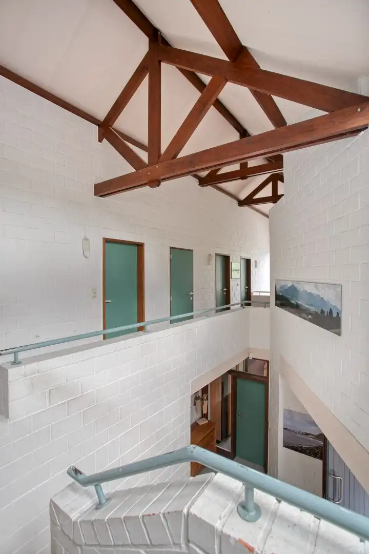 Rustig gelegen multifunctionele architecturale parel met prachtige tuin foto 15