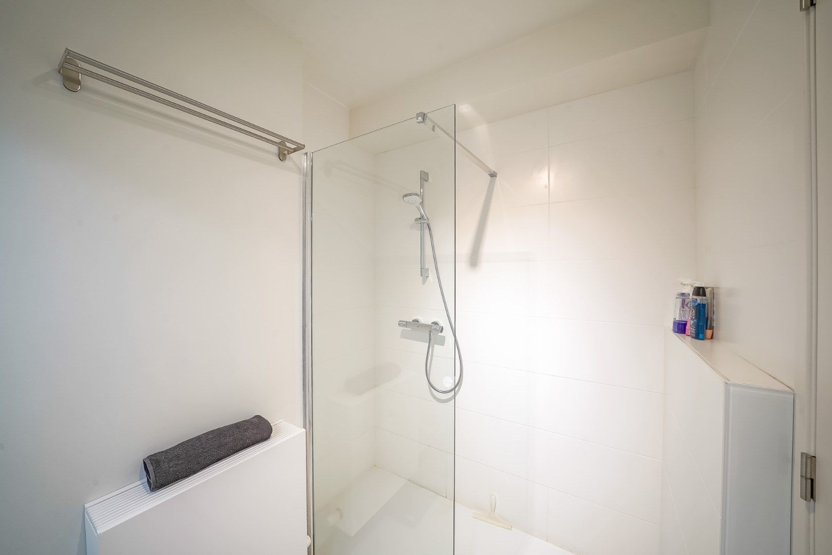 Recent gelijkvloers 2-slaapkamer appartement vlakbij de Spuikom te Bredene foto 18