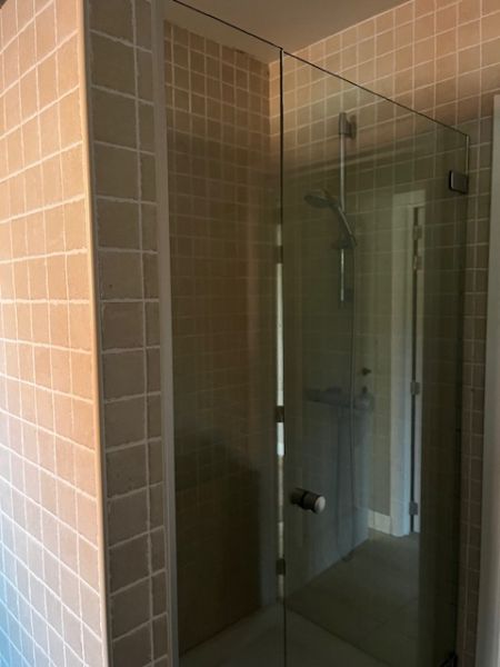 Knap twee slaapkamer appartement met ondergrondse staanplaats foto 6