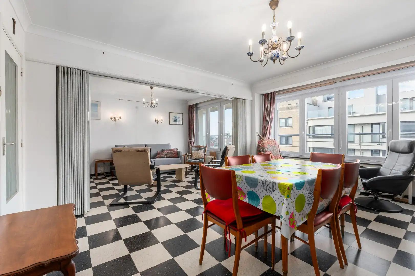 Gemeubeld 2-slaapkamerappartement met zijdelings zeezicht foto 2