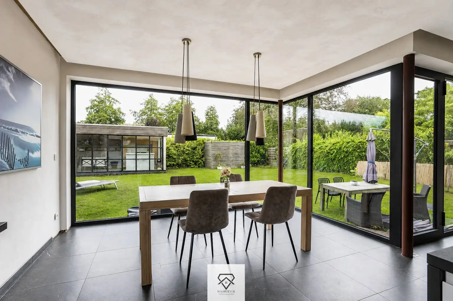 Moderne bungalow met EPC A en ruime kelder in Mariakerke foto 9