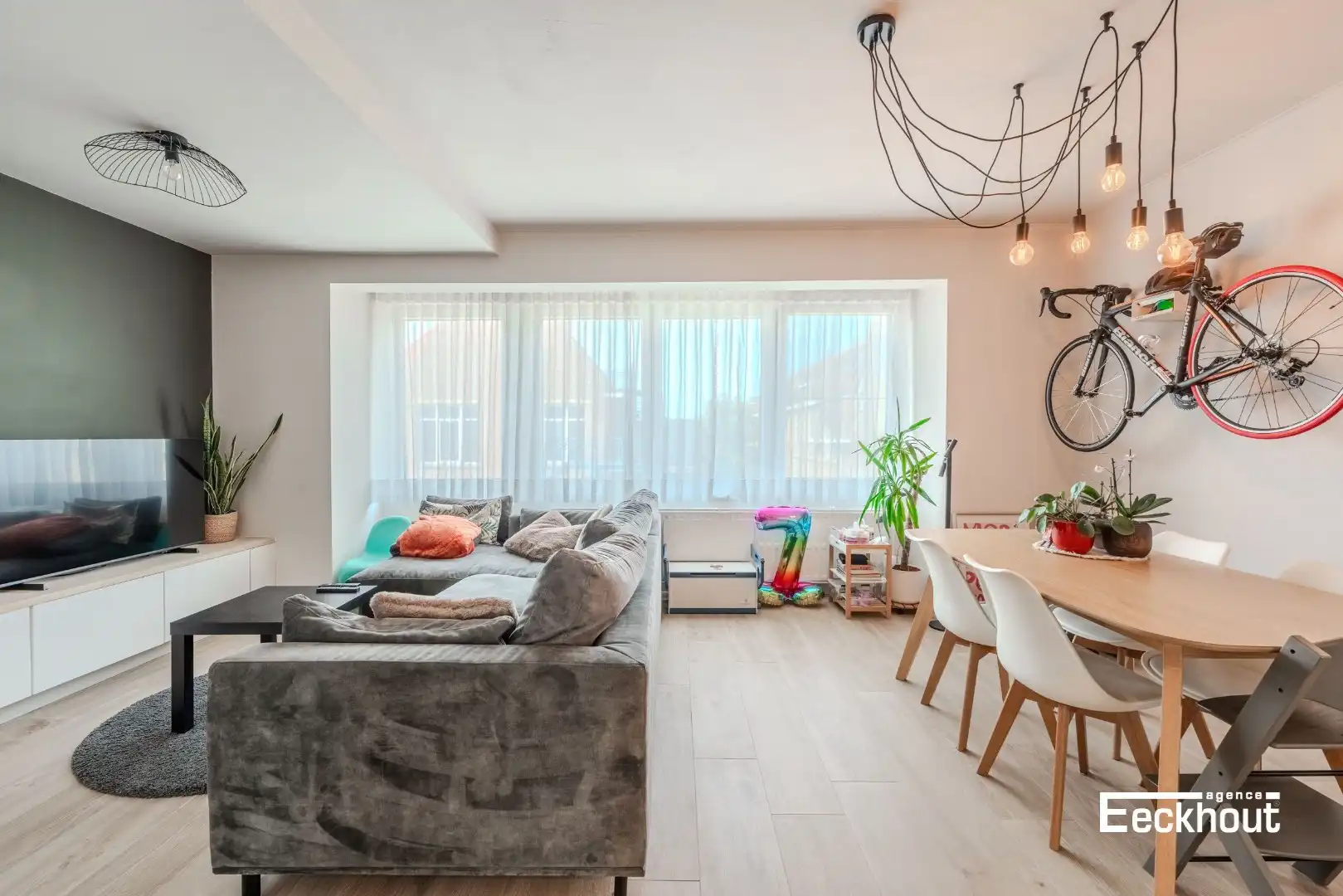 Stijlvol en instapklaar appartement op enkele passen van het strand! foto 4