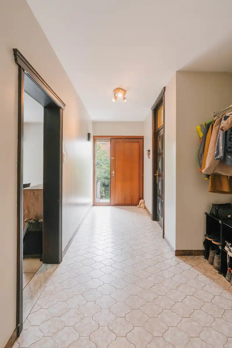 Vrijstaande, karaktervolle woning met prachtige tuin foto 2