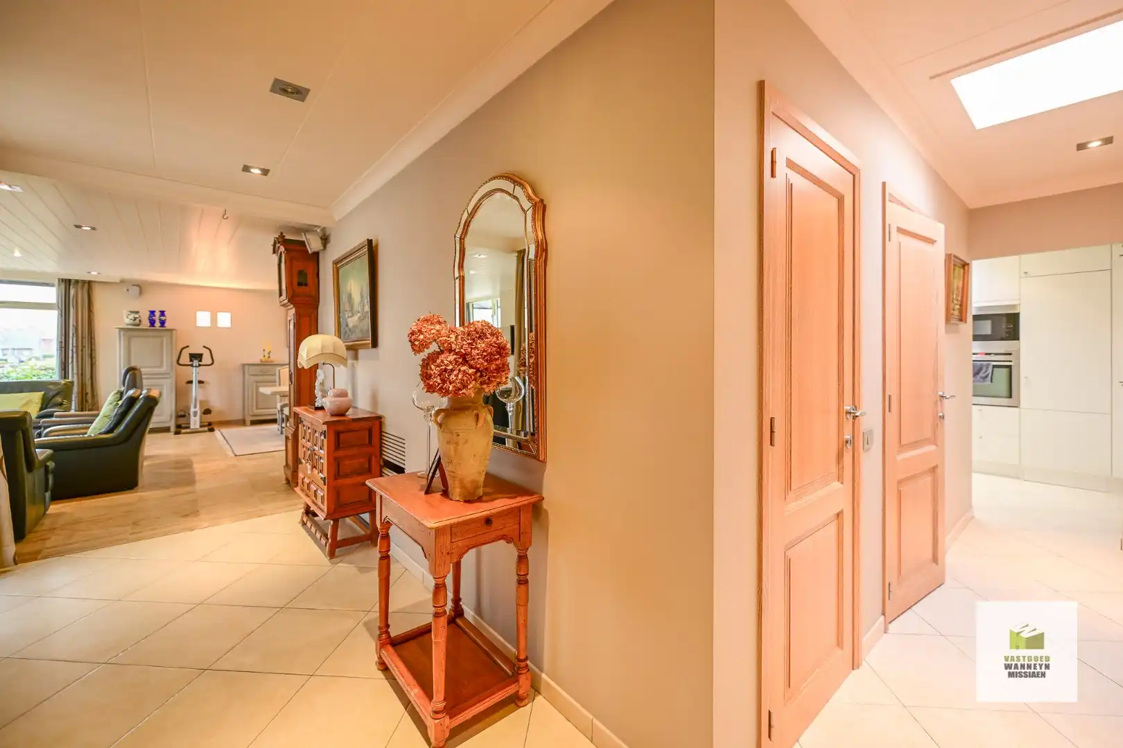 Gelijkvloerse woning met praktijkruimte (50m2) en loods (300m2) foto 20