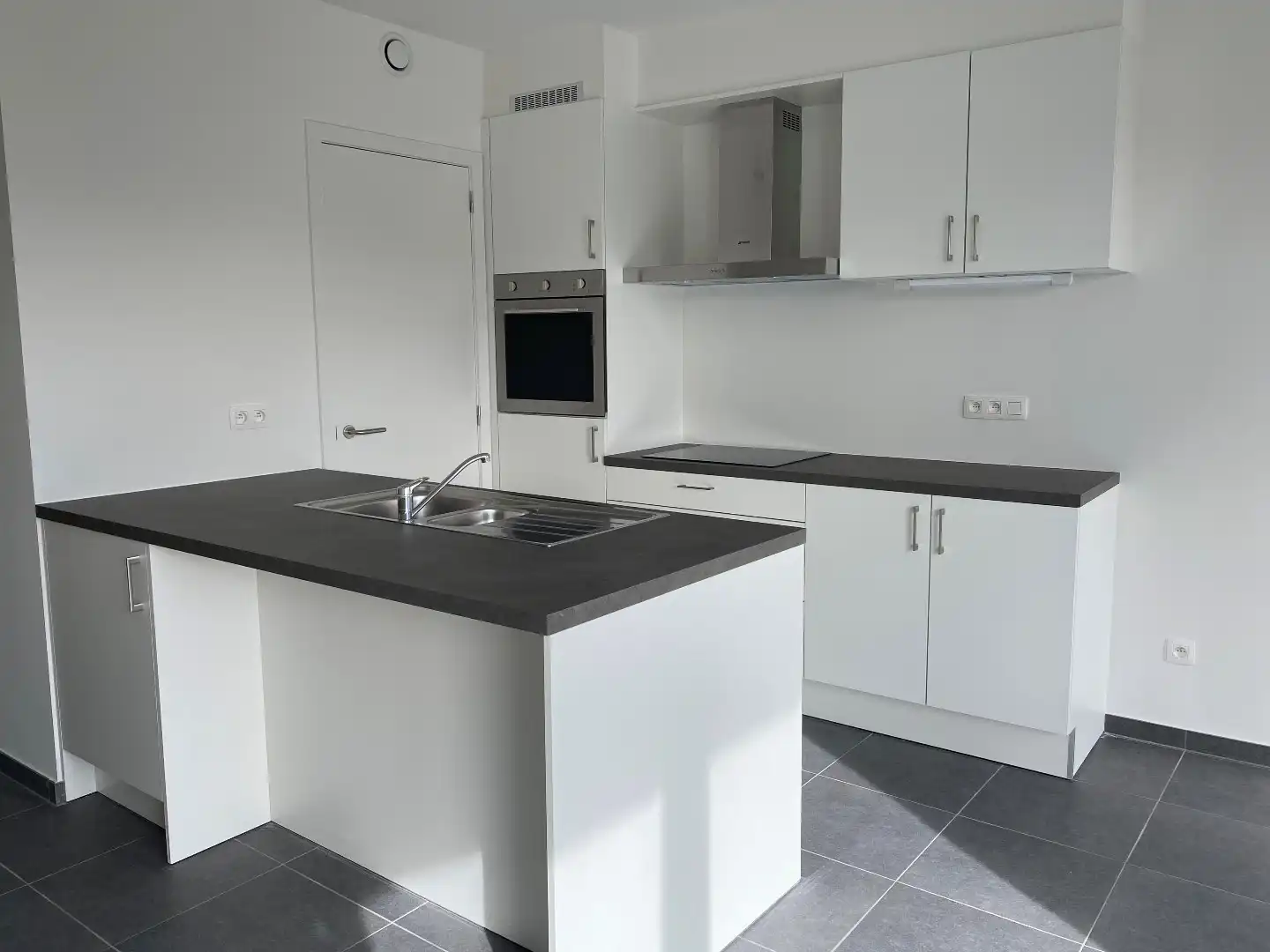 Recent appartement met 2 slaapkamers en autostaanplaats foto 4