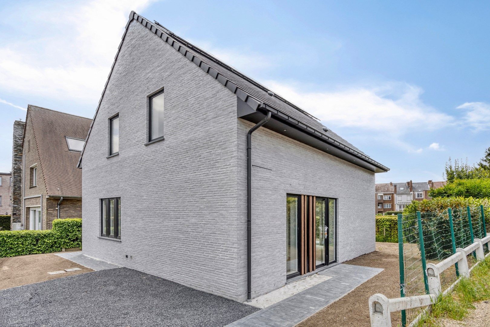 Nieuwbouwwoning met 3 slaapkamers nabij het centrum van Halle. foto 2