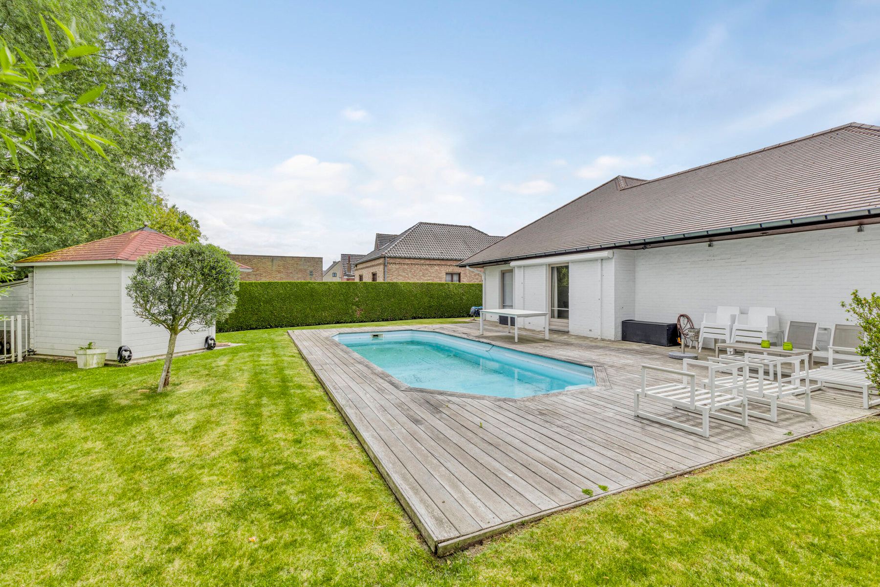 Villa met 4 slaapkamers, zwembad en garage foto 23