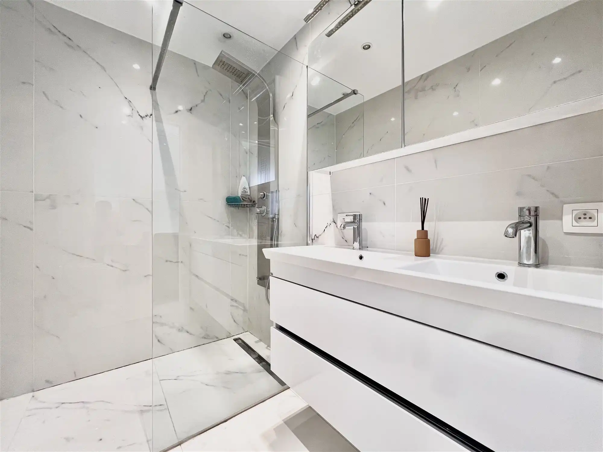 Exclusief en luxueus appartement in een prestigieus residentieel gebouw foto 13