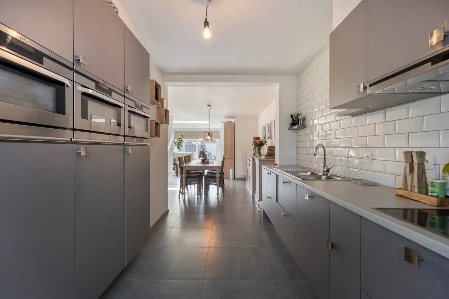 Instapklare HOB met 3 slaapkamers, tuin en 2 garages foto 7