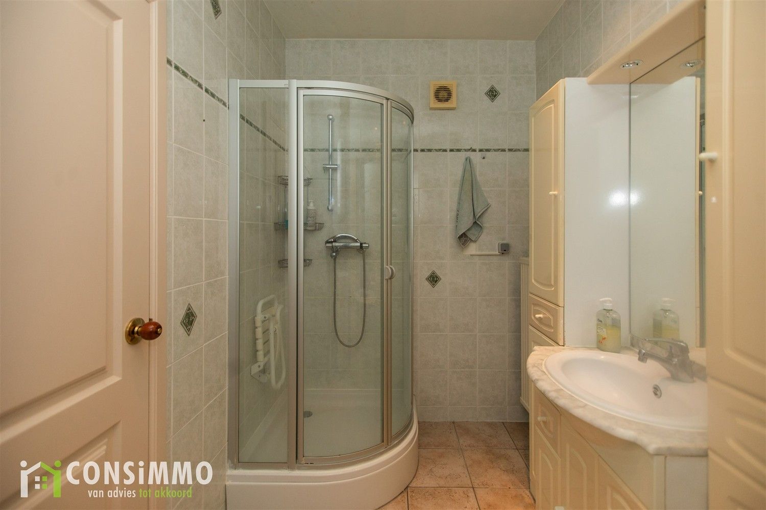 Instapklaar appartement met 3 slaapkamers in Genk-Centrum! foto 22