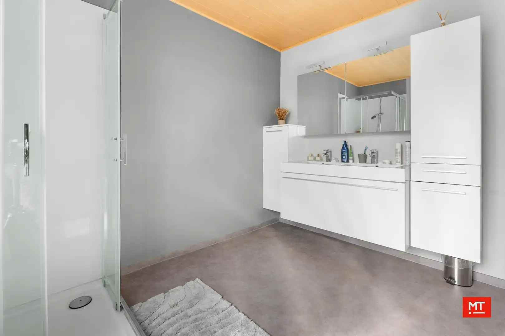 Opbrengsteigendom bestaande uit handelsruimte en 2 appartementen in centrum Beselare foto 9