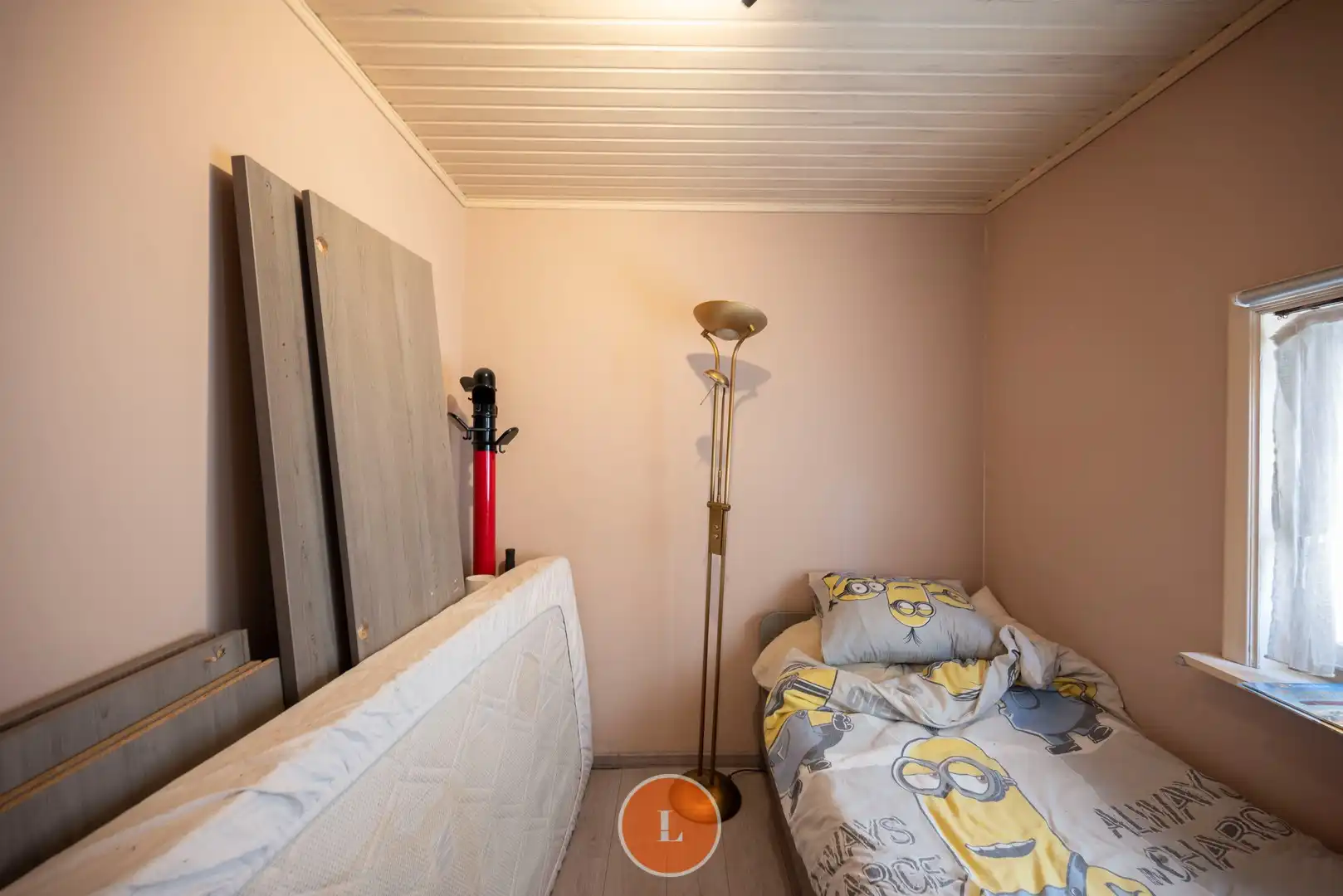 Bungalow met 2 slaapkamers, oprit en grote tuin foto 8