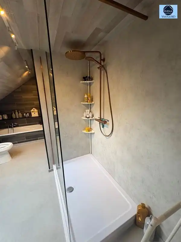 ZEER LEUKE WONING MET 5 SLAAPKAMERS foto 16