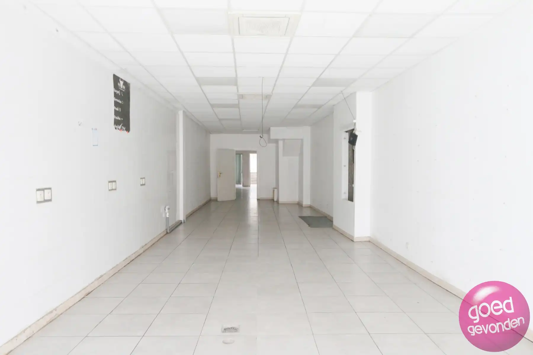 HANDEL MET WOONST - TERRAS - TUIN - CENTRALE LIGGING  foto 8