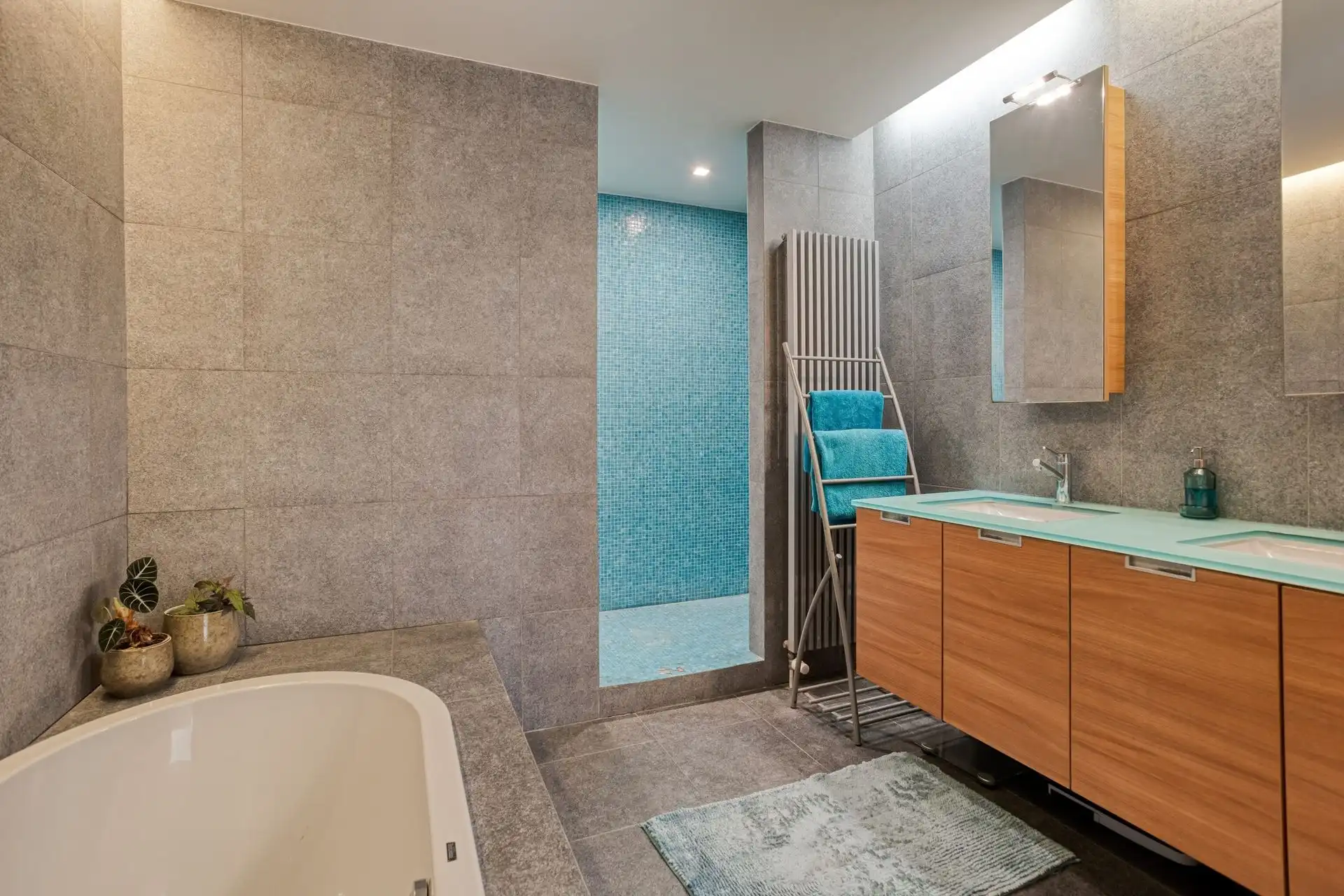 Lichtrijke, moderne villa in perfecte staat op rustige locatie foto 29