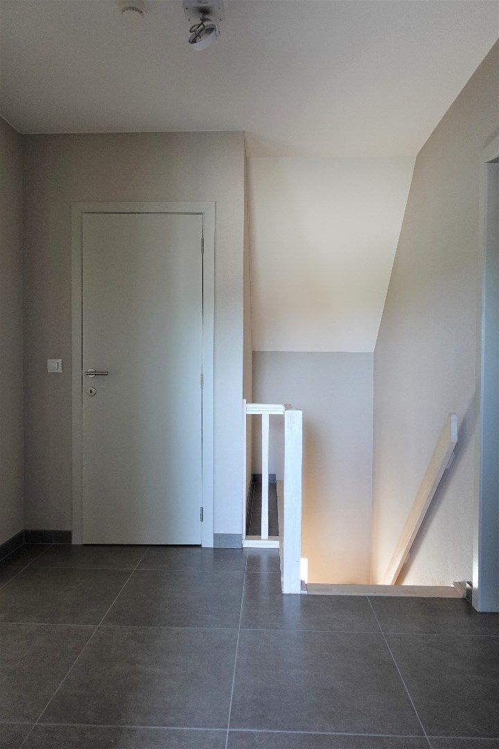 Ruime instapklare halfopen bebouwing foto 14