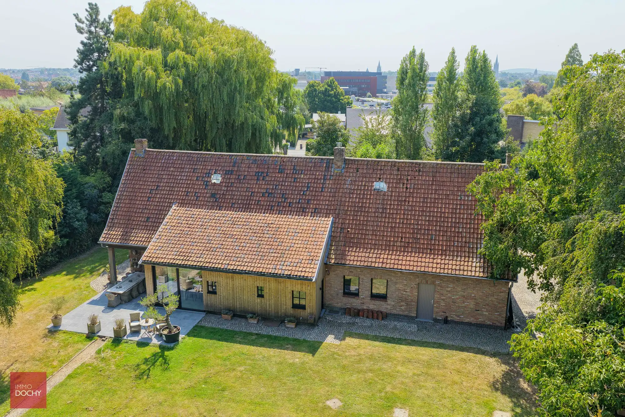 Volledig vernieuwde villa nabij Jan Yperman ziekenhuis foto 6